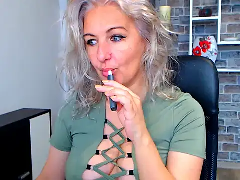 angel devil milf online show from December 3, 2024, 12:16 pm