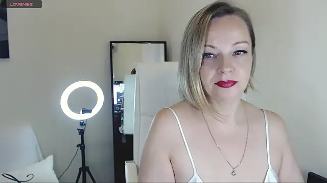 Tilly Eliot online show from February 3, 2025, 4:20 pm