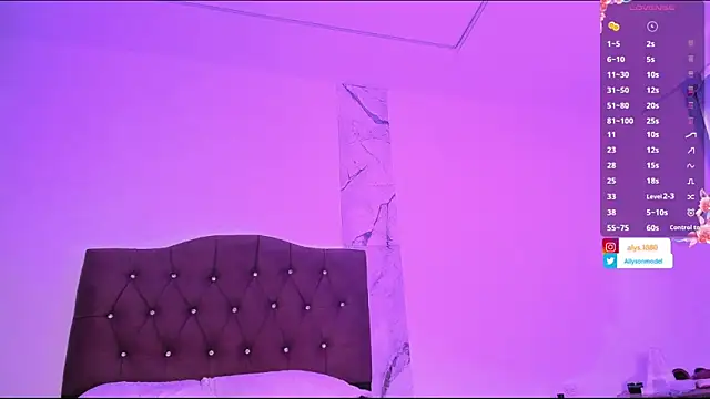 alysson 18 online show from October 6, 2025, 1:08 pm