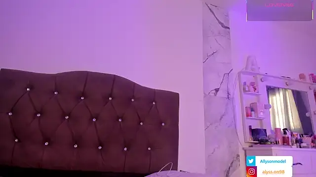 alysson 18 online show from April 13, 2026, 2:11 pm