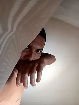 Vinicius5890 online show from April 18, 2026, 6:01 pm