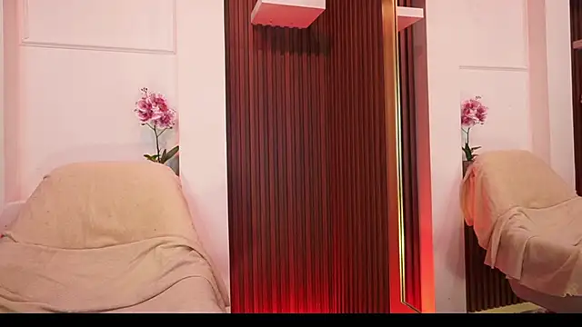 MaddyWattson online show from October 20, 2025, 11:43 am