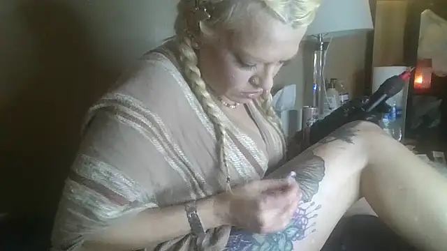 marilyn420 online show from July 18, 2026, 9:13 am