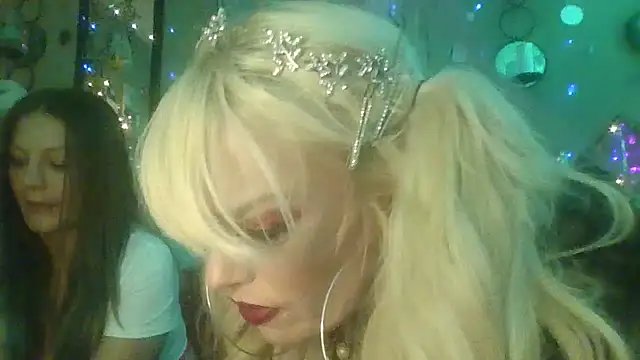 marilyn420 online show from July 28, 2026, 2:13 pm