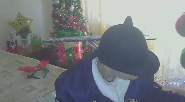 hotSANDRA STARR online show from December 19, 2024, 6:45 am