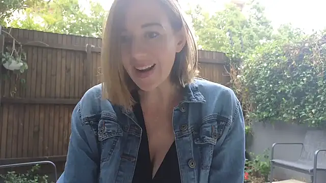 TopsyWilde online show from December 17, 2024, 7:07 am