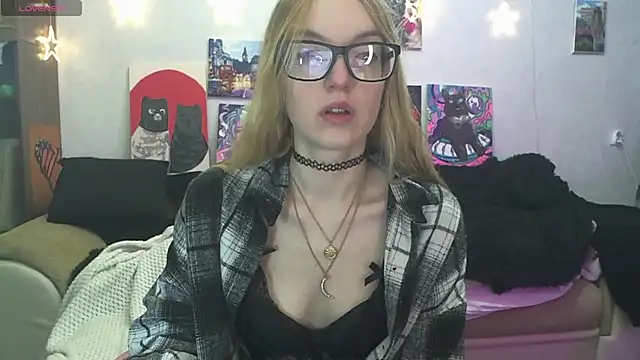 SecretSophia online show from February 8, 2026, 10:13 pm