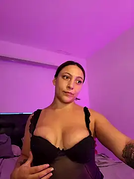 VickyHoult online show from February 6, 2025, 11:04 pm