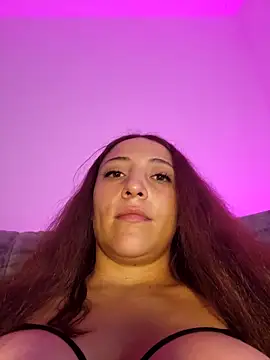 VickyHoult online show from March 4, 2025, 12:07 am