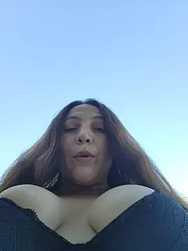 VickyHoult online show from October 24, 2025, 9:22 pm