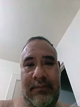 Snapshot of PhillDrake11 chatting on May 25, 2026, 4:07 am PhillDrake11 online show from May 25, 2026, 4:07 am