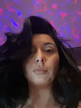 Snapshot of YreneRay chatting on December 8, 2024, 8:51 am YreneRay online show from December 8, 2024, 8:51 am