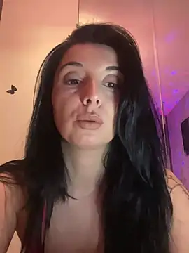 Snapshot of YreneRay chatting on December 10, 2024, 11:43 am YreneRay online show from December 10, 2024, 11:43 am