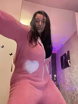 Snapshot of YreneRay chatting on December 12, 2024, 2:44 pm YreneRay online show from December 12, 2024, 2:44 pm