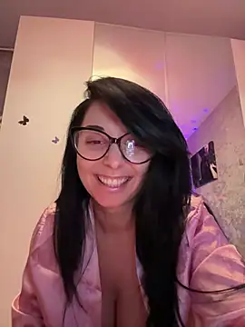 Snapshot of YreneRay chatting on December 26, 2024, 1:43 pm YreneRay online show from December 26, 2024, 1:43 pm