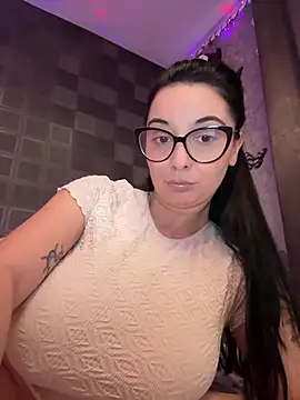 Snapshot of YreneRay chatting on January 14, 2025, 1:17 pm YreneRay online show from January 14, 2025, 1:17 pm