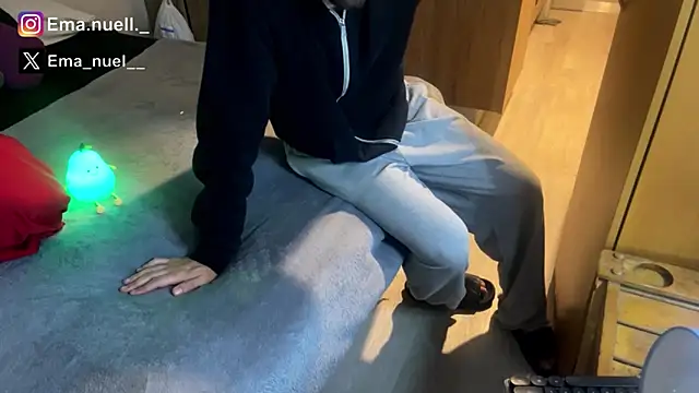 Emanuell   online show from April 18, 2026, 11:16 pm