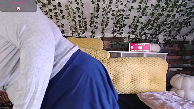 -khayaparker online show from January 15, 2025, 8:05 pm