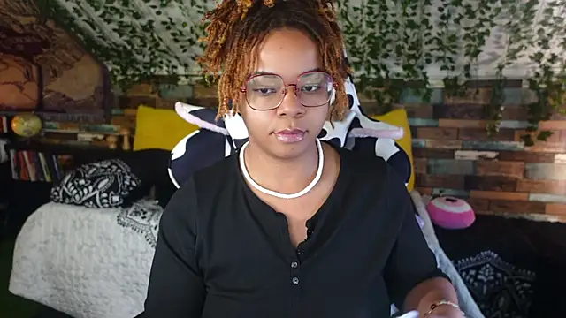 -khayaparker online show from September 8, 2025, 3:44 pm