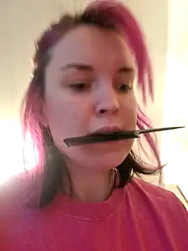 Snapshot of LazyTanukii chatting on December 4, 2024, 4:21 am LazyTanukii online show from December 4, 2024, 4:21 am