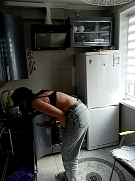 Snapshot of LazyTanukii chatting on September 25, 2025, 6:50 am LazyTanukii online show from September 25, 2025, 6:50 am