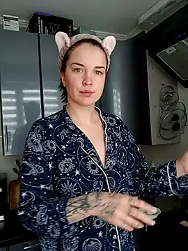 Snapshot of LazyTanukii chatting on October 5, 2025, 6:56 am LazyTanukii online show from October 5, 2025, 6:56 am