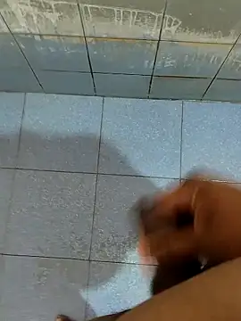 Snapshot of dinesh682 chatting on October 22, 2025, 11:04 pm dinesh682 online show from October 22, 2025, 11:04 pm