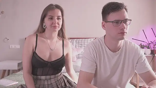 Snapshot of FluffyHat chatting on February 12, 2025, 7:44 am FluffyHat online show from February 12, 2025, 7:44 am