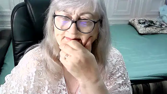 Snapshot of LolkaAlyss chatting on December 21, 2025, 3:02 am LolkaAlyss online show from December 21, 2025, 3:02 am