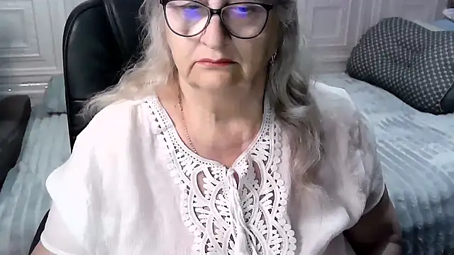 LolkaAlyss online show from April 24, 2026, 11:40 pm
