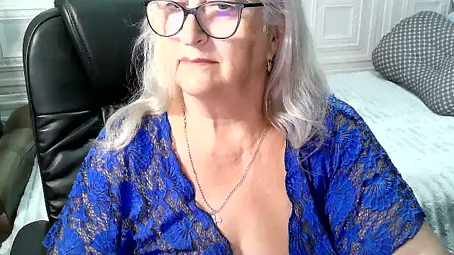 LolkaAlyss online show from July 18, 2026, 8:56 pm