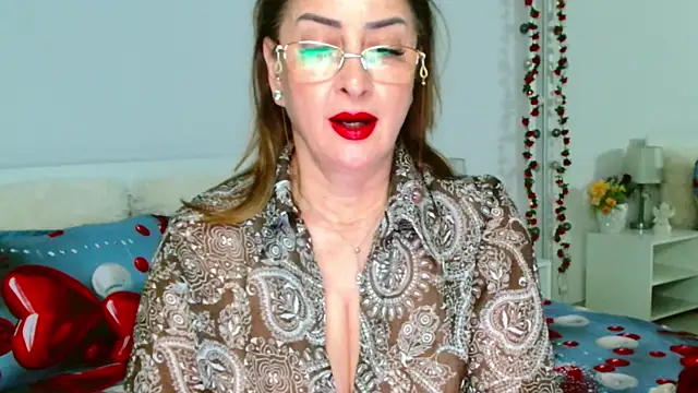 Tyana40 online show from April 8, 2026, 1:27 am