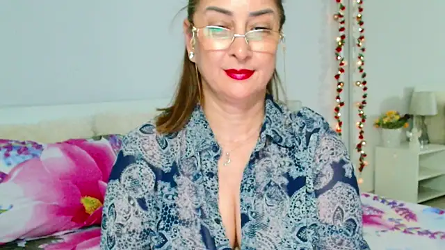 Snapshot of Tyana40 chatting on May 15, 2026, 11:12 pm Tyana40 online show from May 15, 2026, 11:12 pm