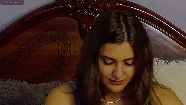 Snapshot of NicolePlay chatting on November 6, 2025, 6:25 am NicolePlay online show from November 6, 2025, 6:25 am