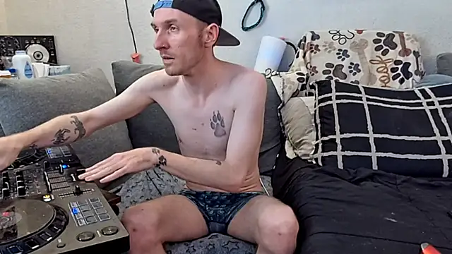 pyrowuff online show from March 8, 2026, 5:17 pm