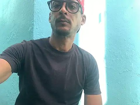 Snapshot of domigoodguy chatting on December 11, 2024, 7:25 pm domigoodguy online show from December 11, 2024, 7:25 pm