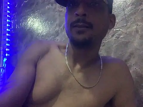 Snapshot of domigoodguy chatting on January 25, 2025, 9:35 pm domigoodguy online show from January 25, 2025, 9:35 pm