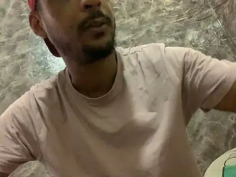 Snapshot of domigoodguy chatting on February 4, 2025, 11:59 pm domigoodguy online show from February 4, 2025, 11:59 pm