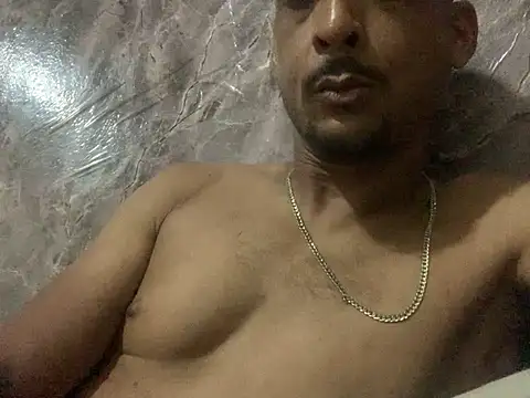 Snapshot of domigoodguy chatting on February 14, 2025, 5:36 pm domigoodguy online show from February 14, 2025, 5:36 pm