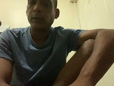 Snapshot of domigoodguy chatting on February 22, 2025, 12:05 am domigoodguy online show from February 22, 2025, 12:05 am