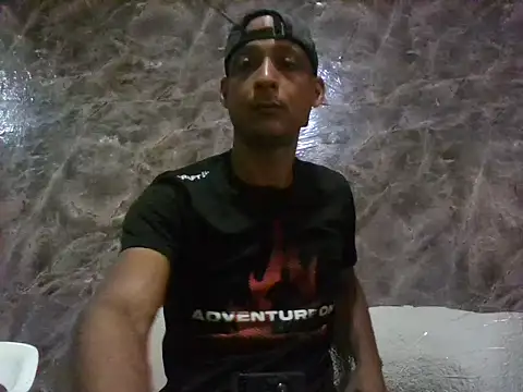 Snapshot of domigoodguy chatting on October 13, 2025, 5:35 pm domigoodguy online show from October 13, 2025, 5:35 pm