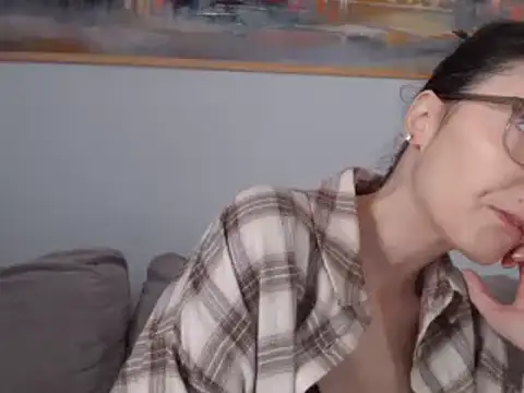 cleophee online show from March 11, 2025, 9:34 am