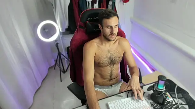 Raamoss online show from September 16, 2025, 4:41 pm