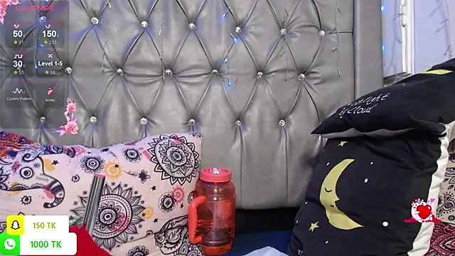 Snapshot of LAILAGUMMY chatting on September 25, 2025, 11:03 am LAILAGUMMY online show from September 25, 2025, 11:03 am