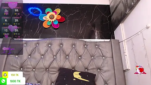 LAILAGUMMY online show from December 16, 2025, 2:11 pm