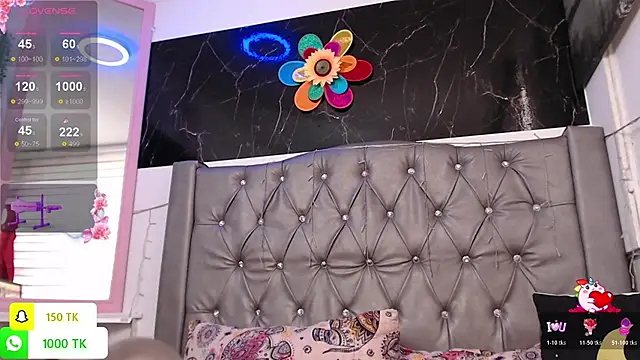 LAILAGUMMY online show from January 5, 2026, 5:27 pm