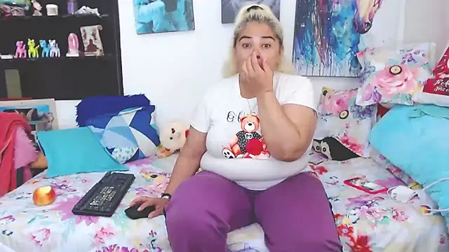 Snapshot of estrellita_fugaz16x chatting on February 7, 2025, 9:48 pm estrellita fugaz16x online show from February 7, 2025, 9:48 pm