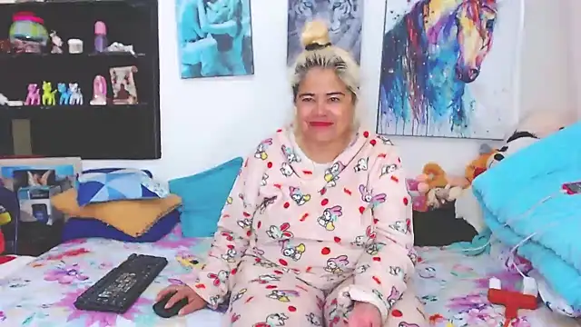 Snapshot of estrellita_fugaz16x chatting on February 12, 2025, 1:37 pm estrellita fugaz16x online show from February 12, 2025, 1:37 pm