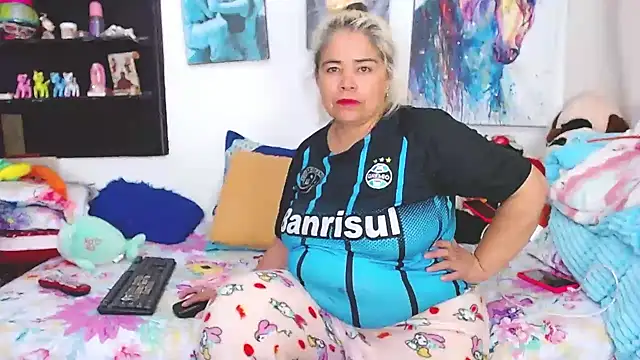 Snapshot of estrellita_fugaz16x chatting on February 19, 2025, 2:12 am estrellita fugaz16x online show from February 19, 2025, 2:12 am