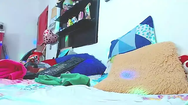 Snapshot of estrellita_fugaz16x chatting on February 25, 2025, 6:25 am estrellita fugaz16x online show from February 25, 2025, 6:25 am